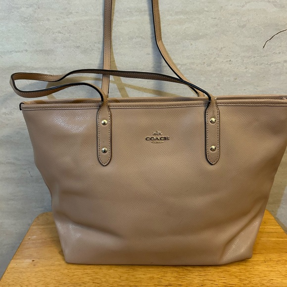 Coach City Zip Beige Leather Tote Bag - Picture 1 of 11